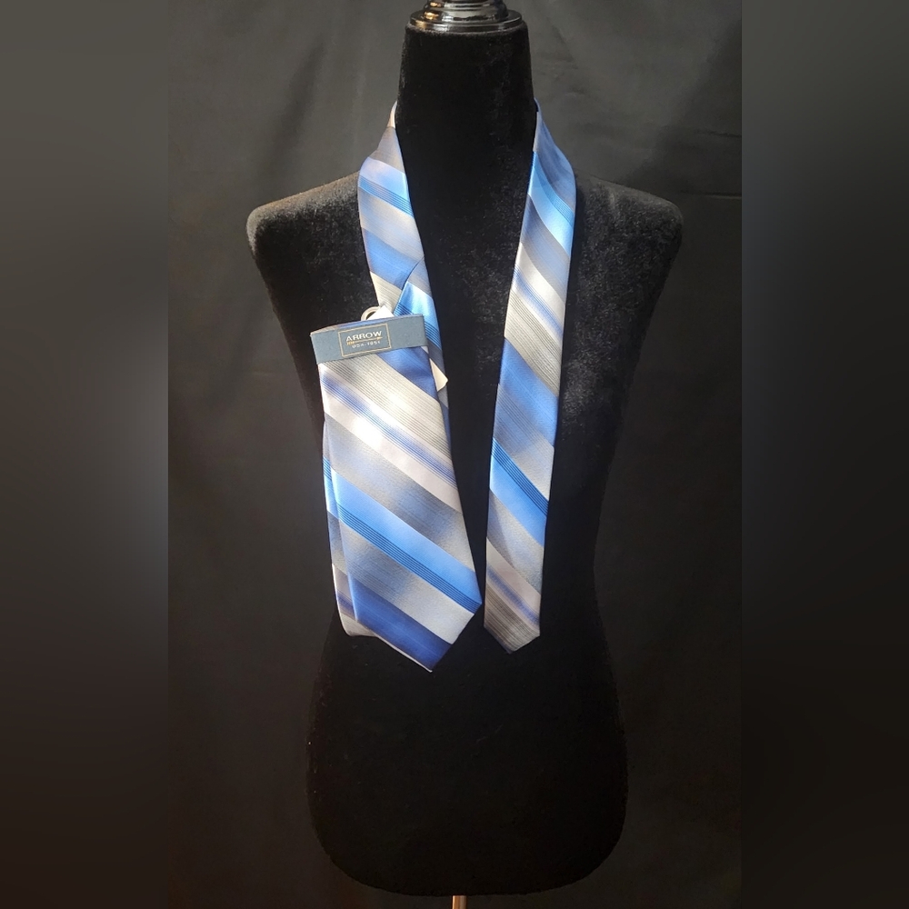 Arrow Men's Blue and Gray Striped Tie